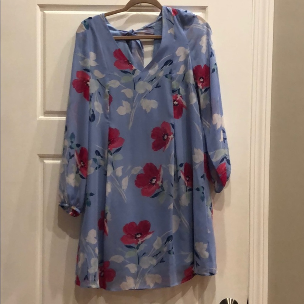 Great floral lightweight dress!
